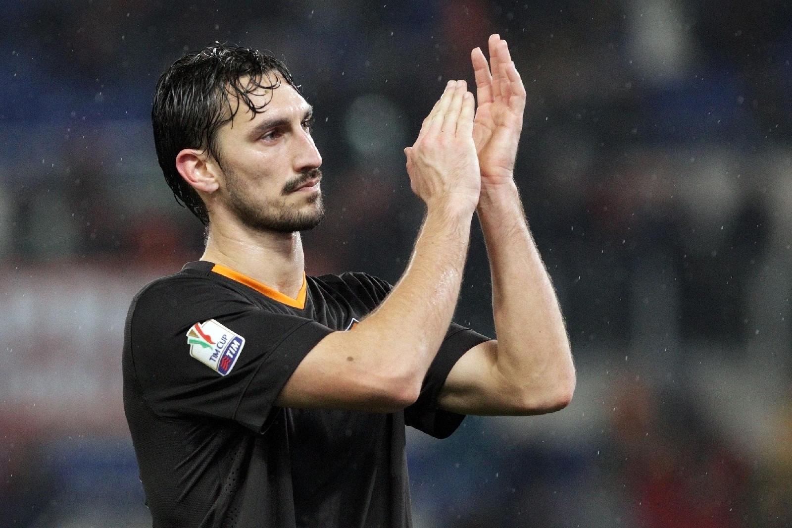 Davide Astori con la maglia della Roma