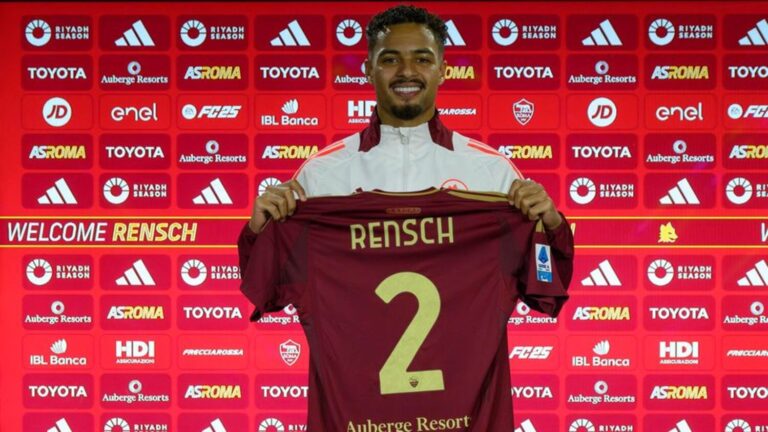 Devyne Rensch con la maglia della Roma