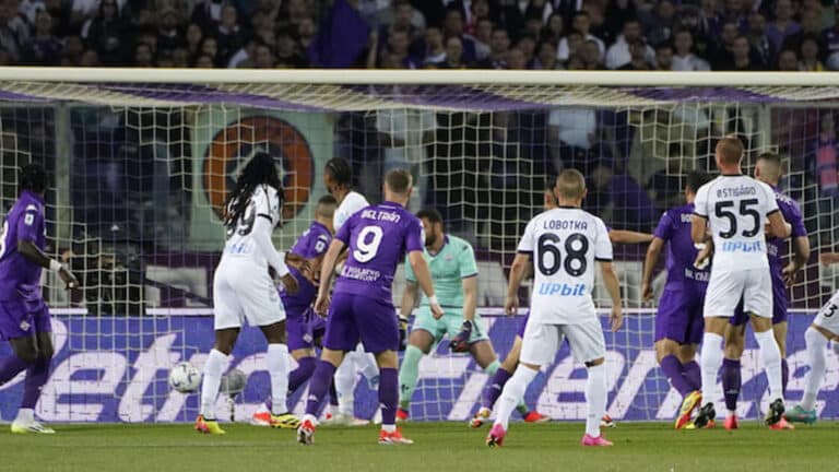 Azione di gioco durante Fiorentina-Napoli