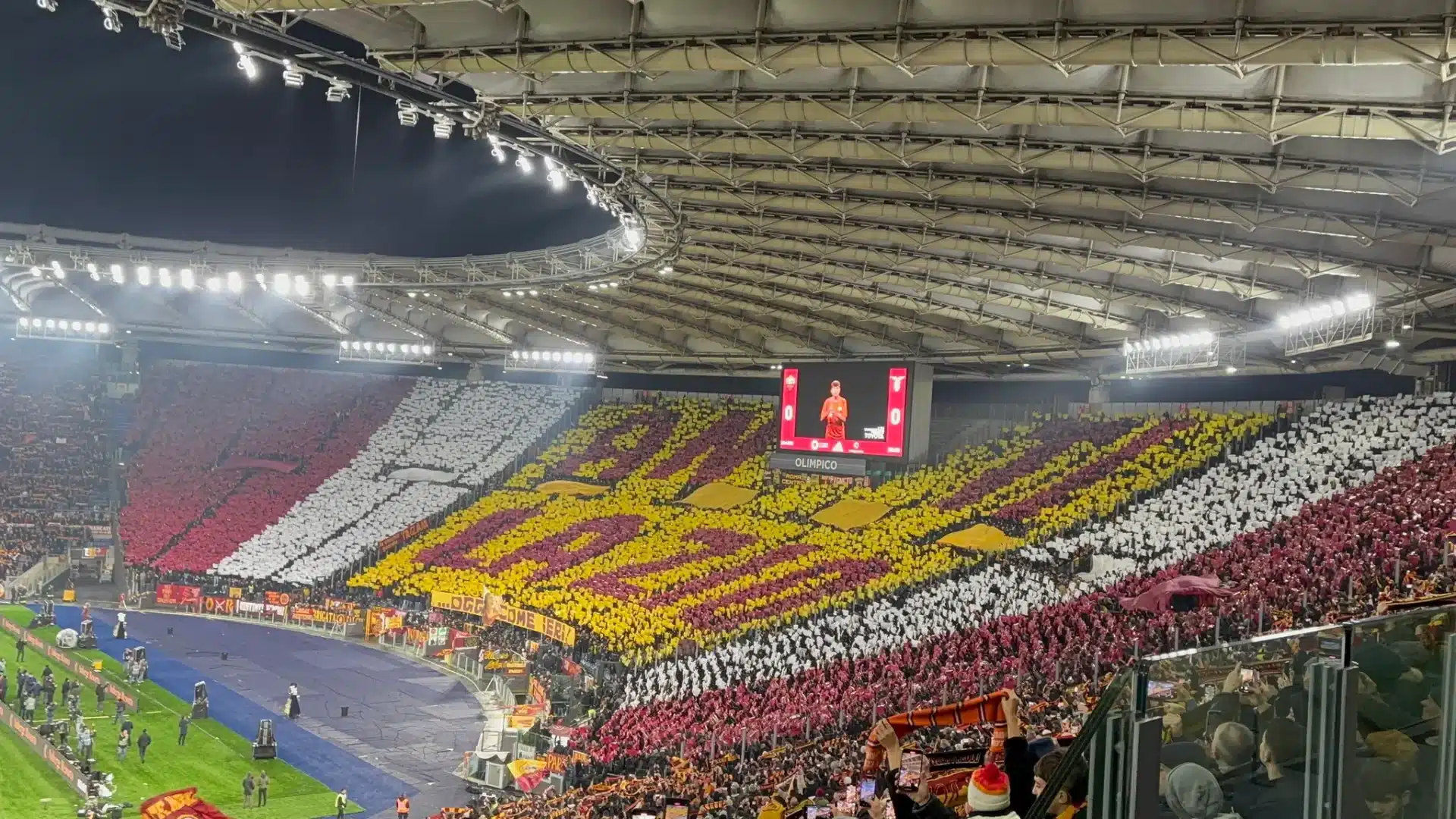 La coreografia della Curva Sud per Roma-Lazio