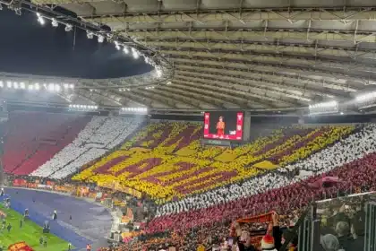 La coreografia della Curva Sud per Roma-Lazio