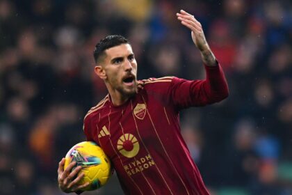 Lorenzo Pellegrini con la maglia della Roma