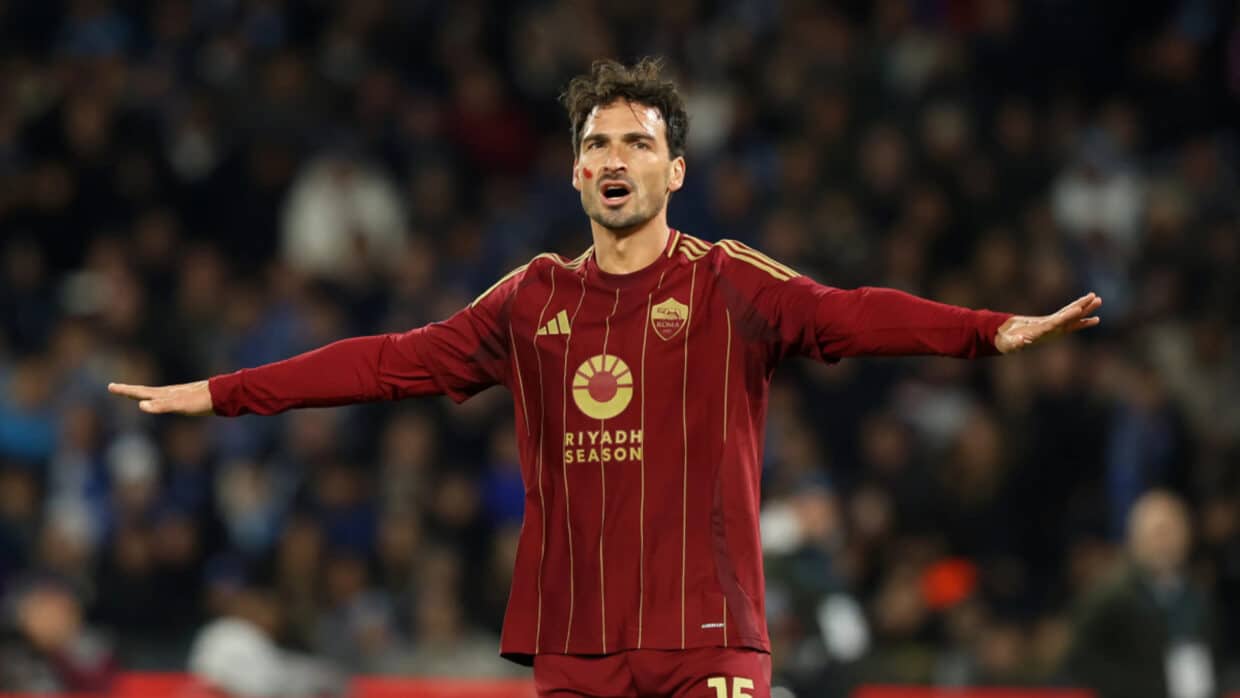 Mats Hummels con la maglia della Roma