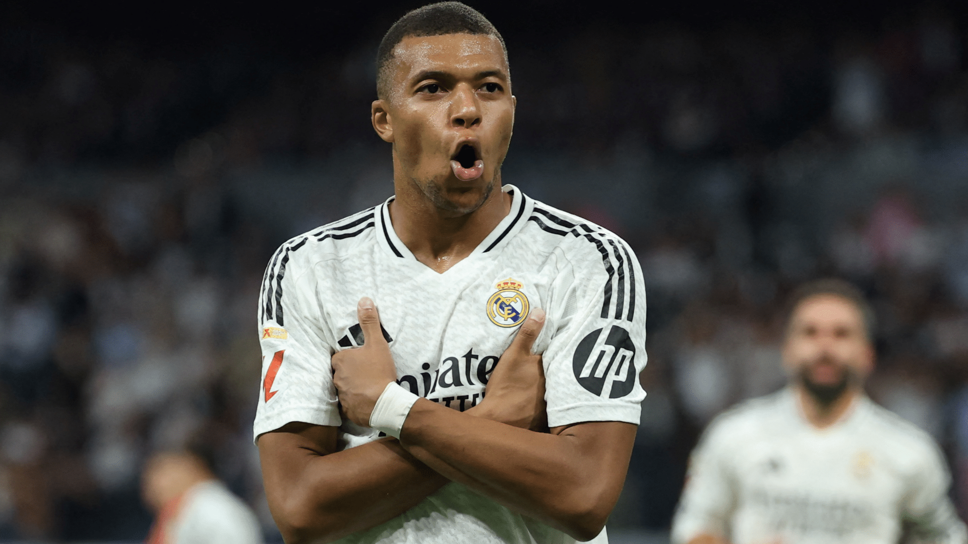 Mbappé con la maglia del Real Madrid