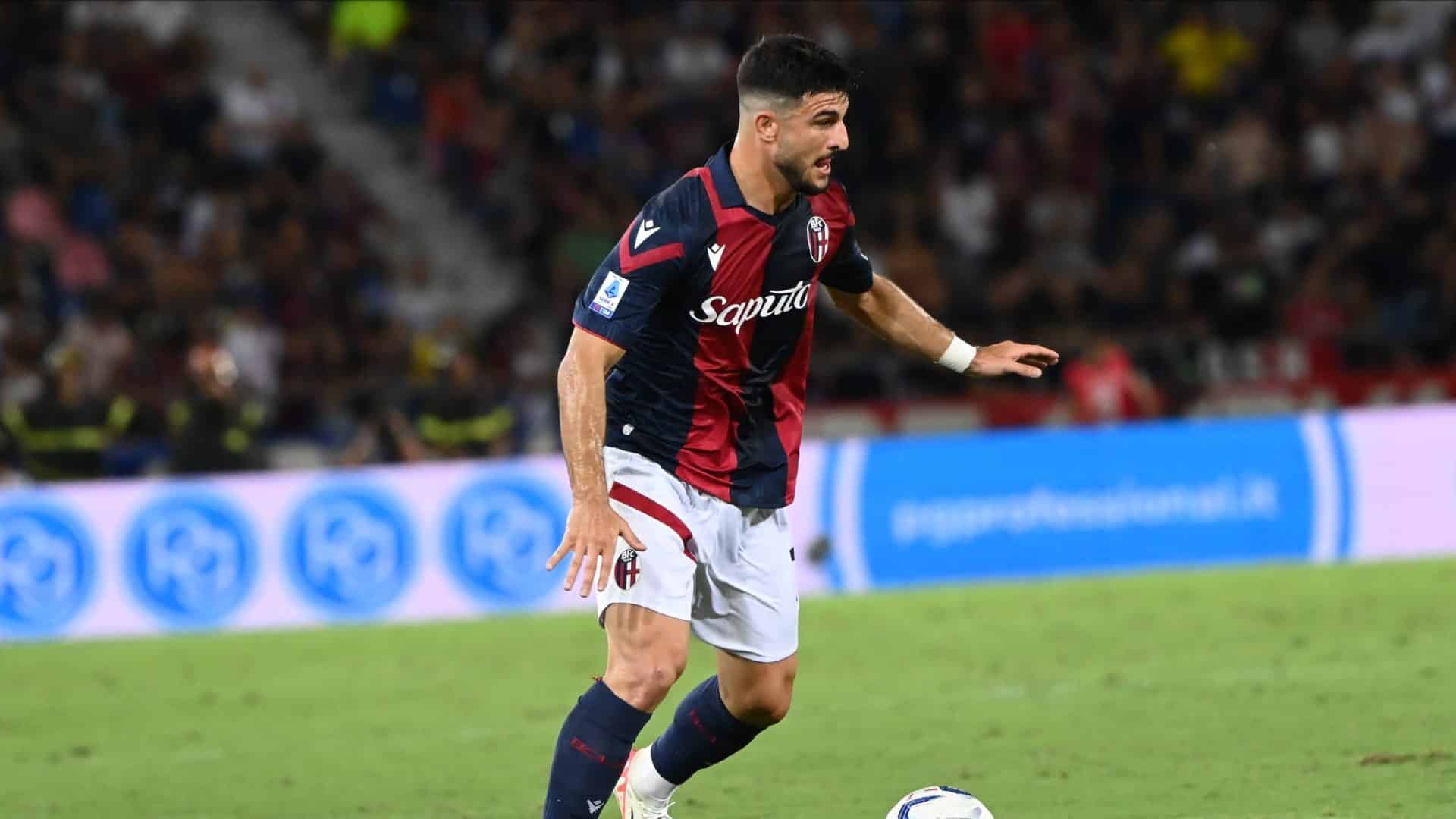 Orsolini con la maglia del Bologna