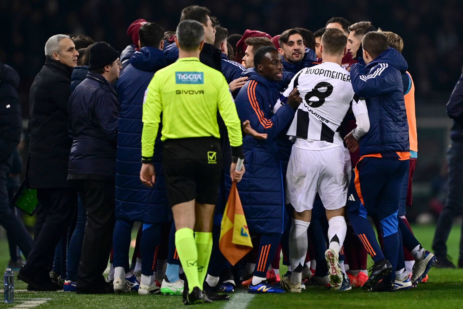 Parapiglia in Torino-Juventus