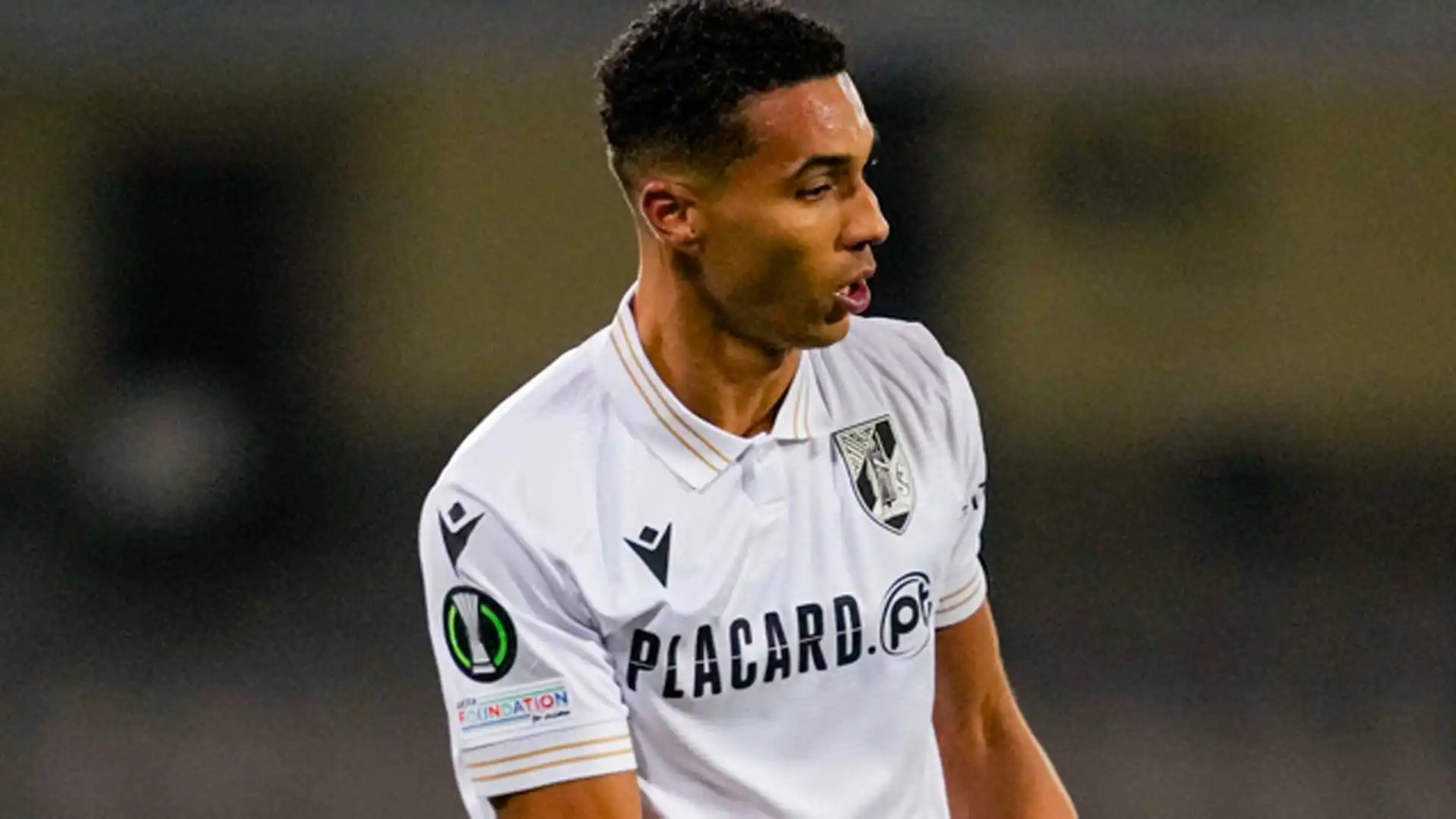 Alberto Costa con la maglia del Vitoria Guimaraes