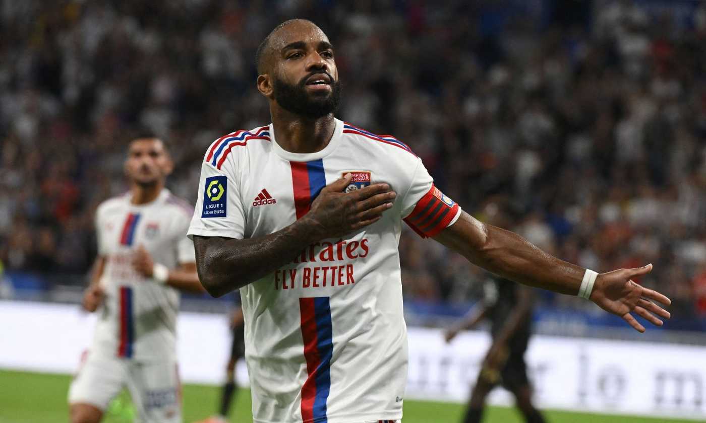 Lacazette con la maglia del Lione