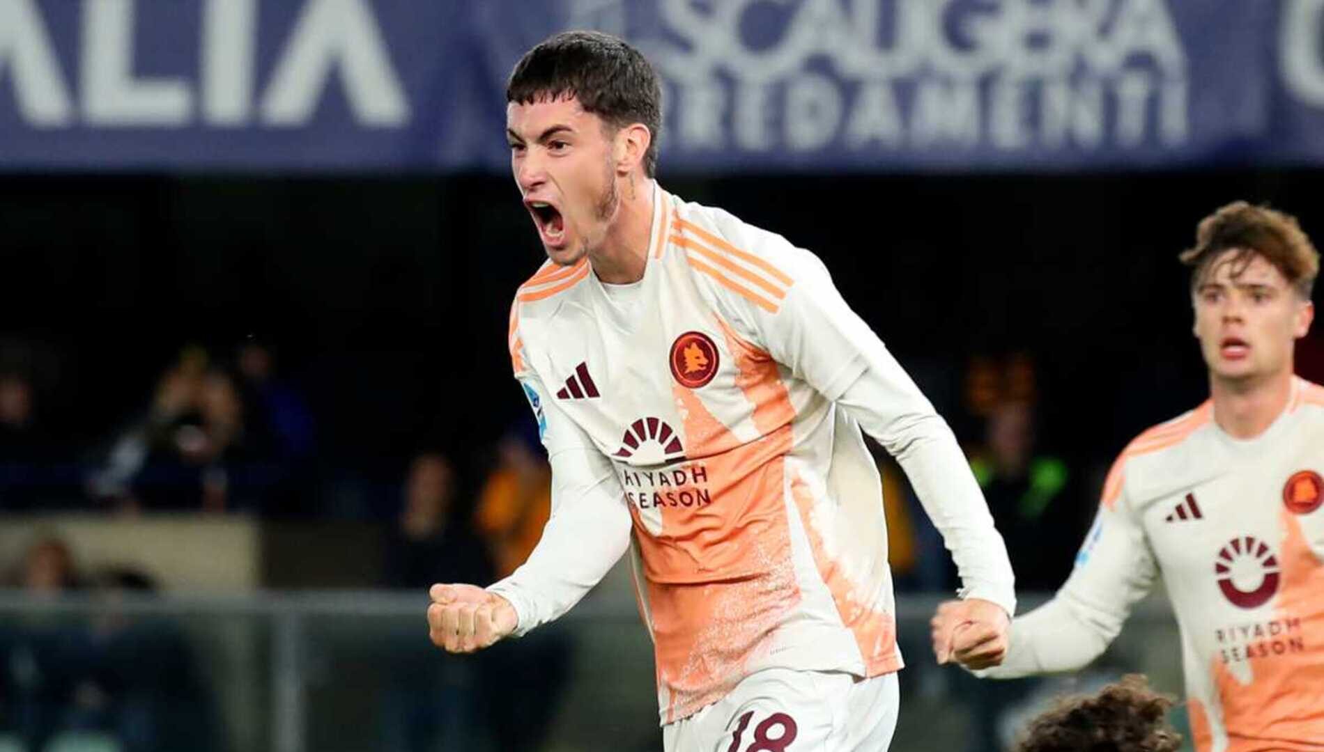 Soule con la maglia della Roma