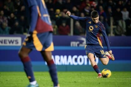 La rete di Matias Soulé su punizione in Parma-Roma