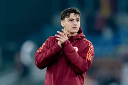 Niccolò Pisilli con la maglia della Roma