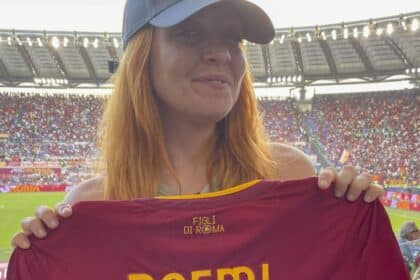 Noemi allo stadio Olimpico per sostenere la Roma