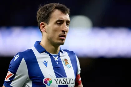 Oyarzabal con la maglia della Real Sociedad