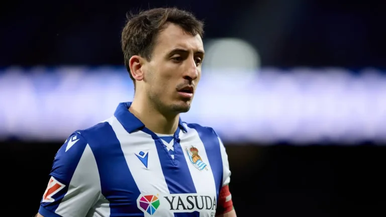 Oyarzabal con la maglia della Real Sociedad
