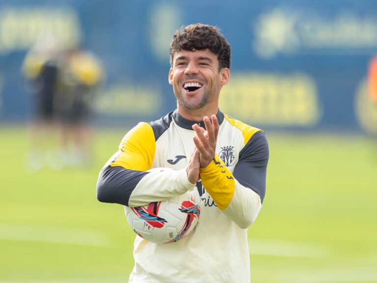 Juan Bernat con la maglia del Villarreal