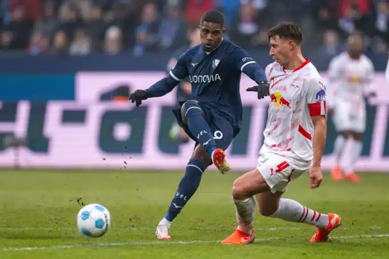 Boadu con la maglia del Bochum