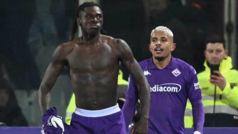 Kean con la maglia della Fiorentina