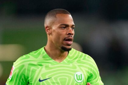 Lukas Nmecha con la maglia del Wolfsburg