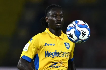 Darboe con la maglia del Frosinone
