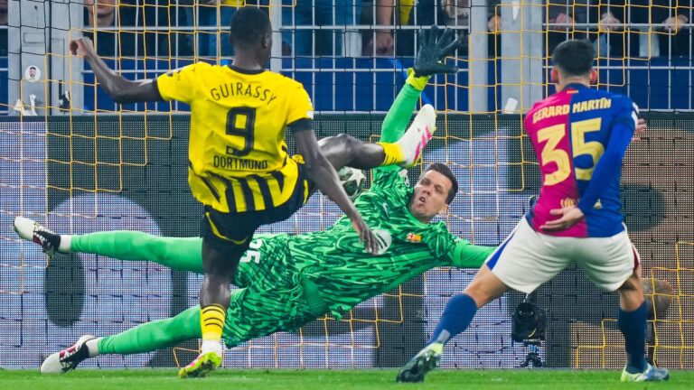 Guirassy e Szczesny in Borussia Dortmund-Barcellona