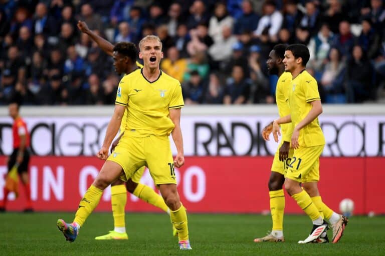 Isaksen con la maglia della Lazio