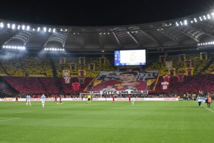 La coreografia della Curva Sud per Lazio-Roma