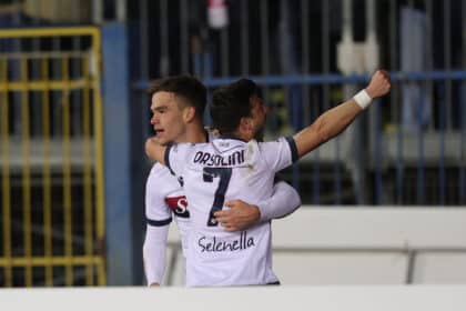 Orsolini e Dallinga con la maglia del Bologna