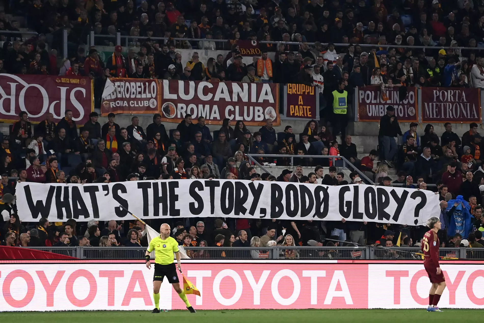 roma sfottò alla lazio con striscioni e non solo nel menù dell hospitality salmone norvegese da Sololaroma.it roma sfottò alla lazio con striscioni e non solo nel menù dell hospitality salmone norvegese
