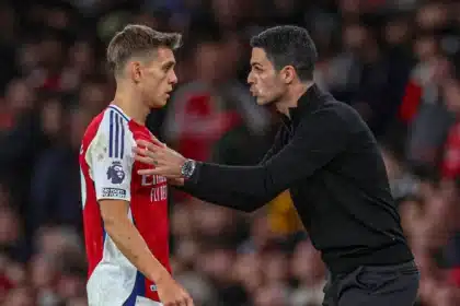 Trossard e Arteta, Arsenal