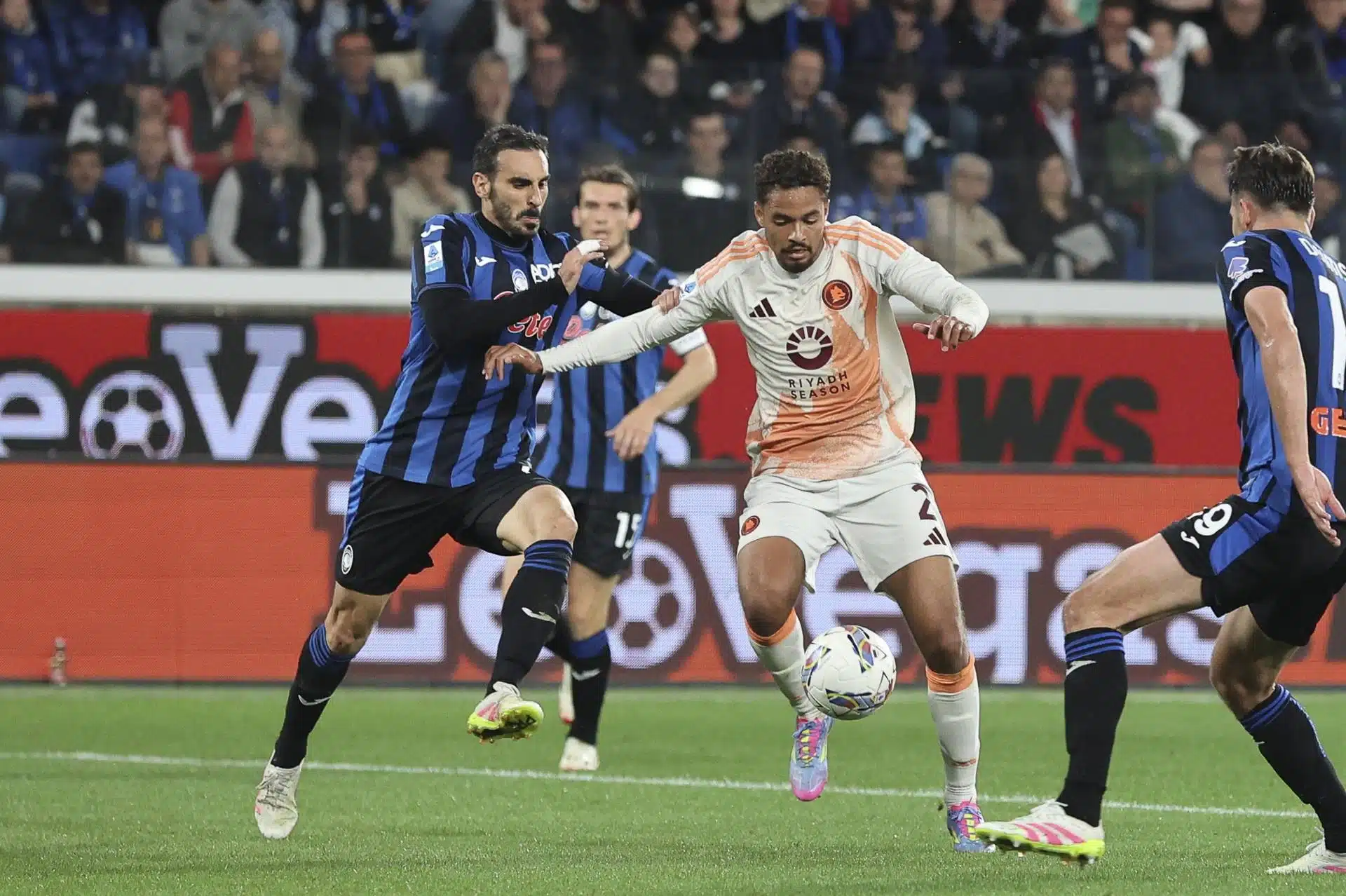 sogno infranto la champions si complica per la roma sorride la juventus da Sololaroma.it sogno infranto la champions si complica per la roma sorride la juventus