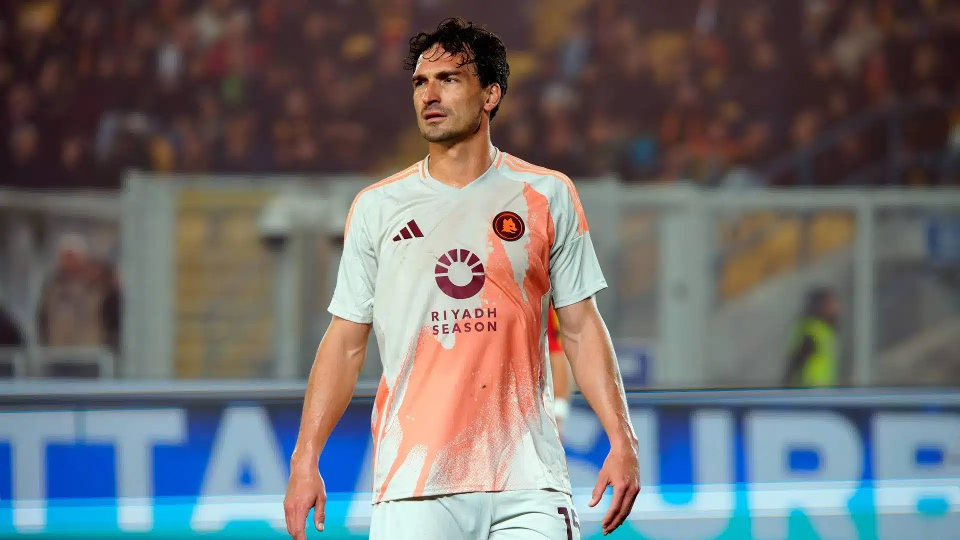 Hummels con la maglia della Roma