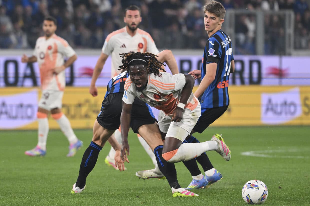 Koné in contrasto in Atalanta-Roma