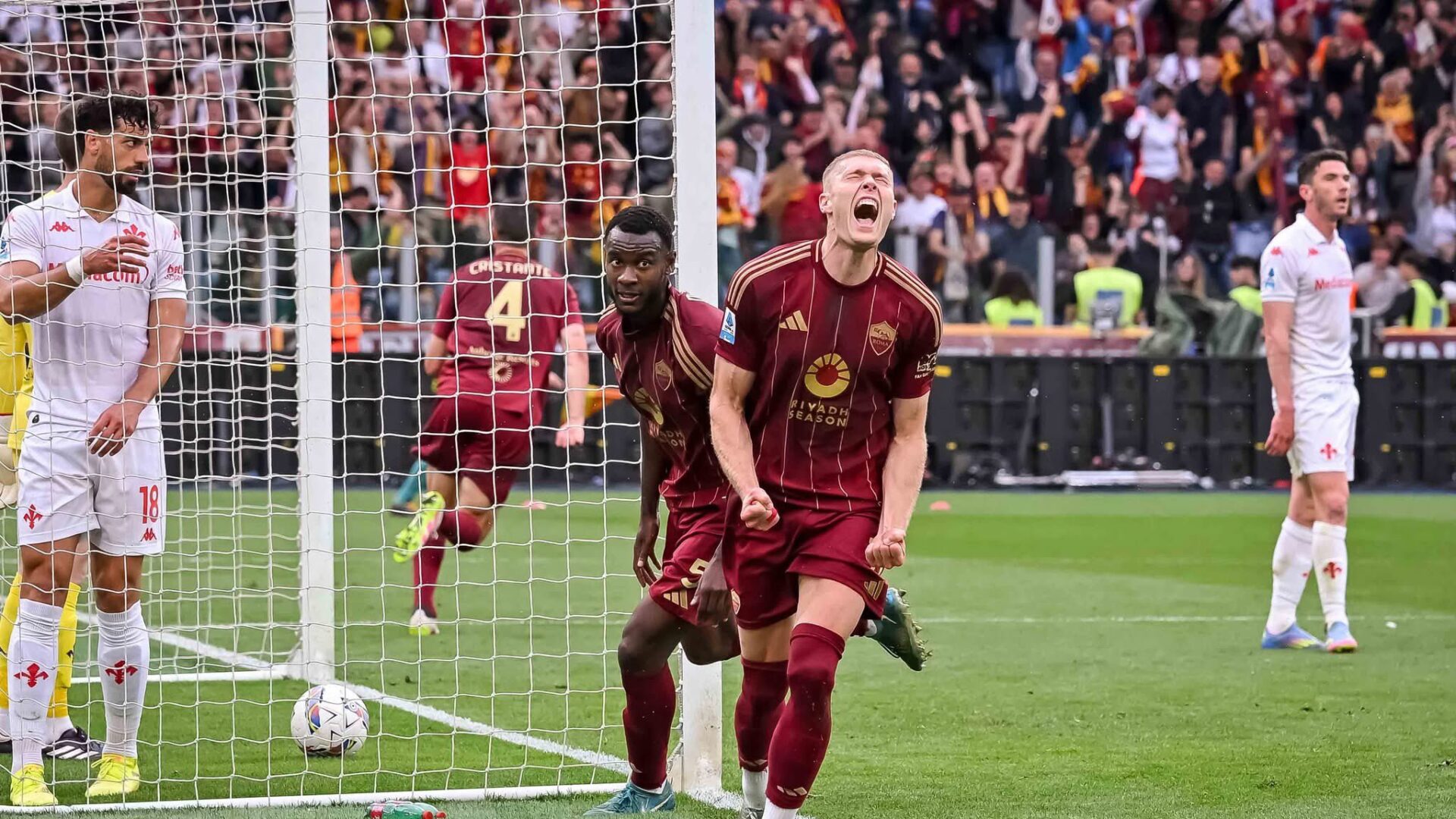 L'esultanza di Dovbyk in Roma-Fiorentina