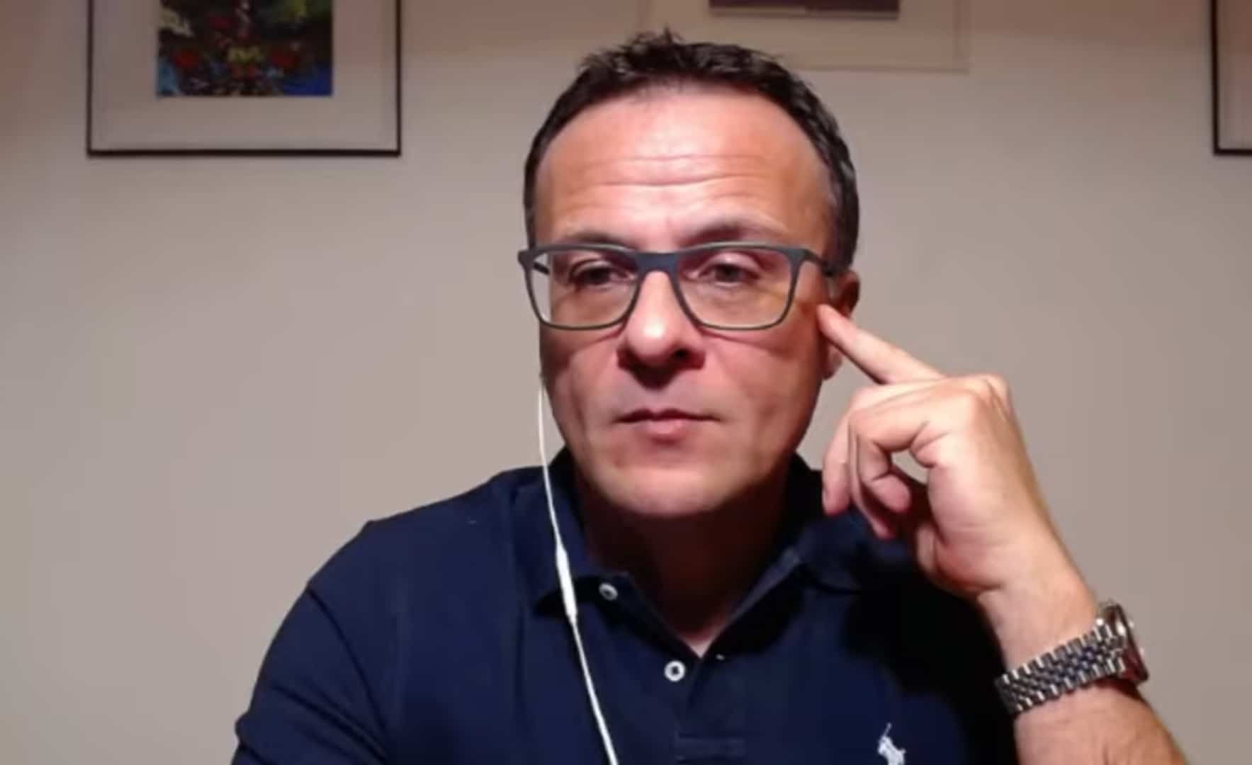Marelli contradditorio, quel diverbio con Conte dopo Inter Napoli: “Il VAR non può intervenire” Marelli contradditorio, quel diverbio con Conte dopo Inter Napoli: “Il VAR non può intervenire”