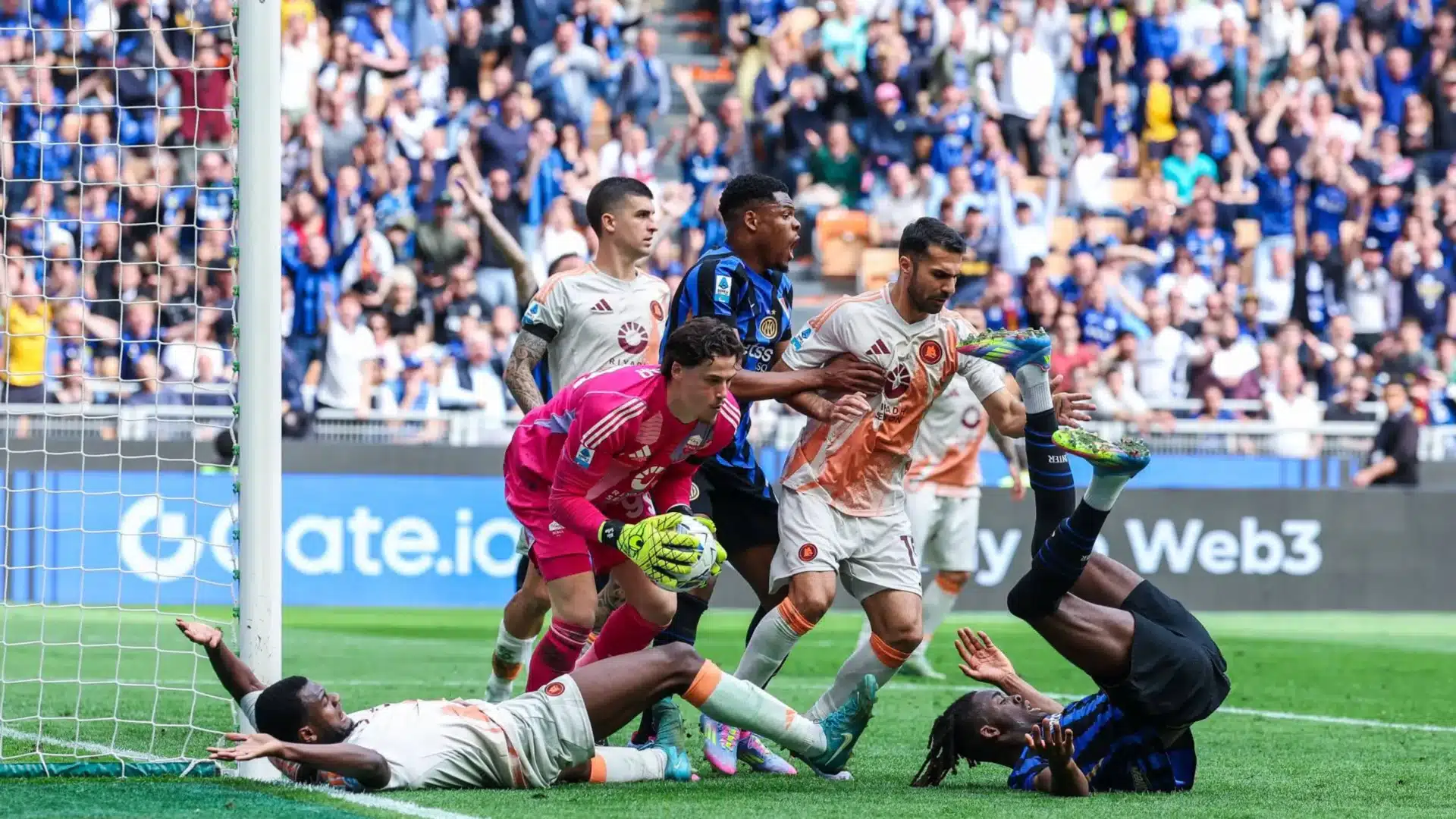 Contatto N'Dicka-Bisseck in Inter-Roma