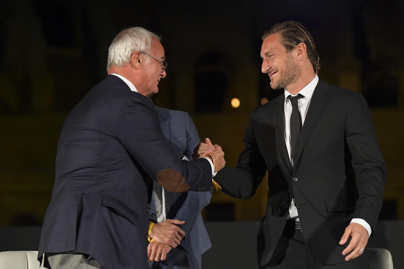 Totti benedice la Roma di Gasperini: “Champions l’obiettivo. Ranieri? Una garanzia” Totti benedice la Roma di Gasperini: “Champions l’obiettivo. Ranieri? Una garanzia”