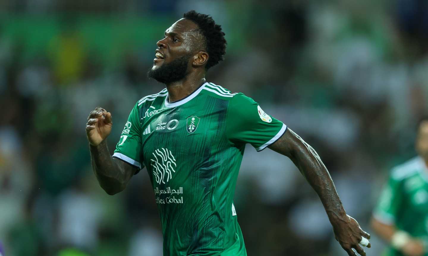 Franck Kessie con la maglia dell'Al Ahli