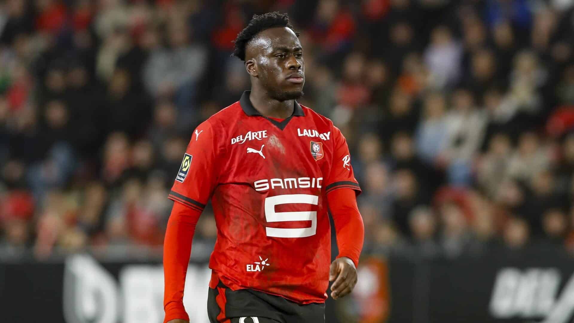 Kalimuendo con la maglia del Rennes