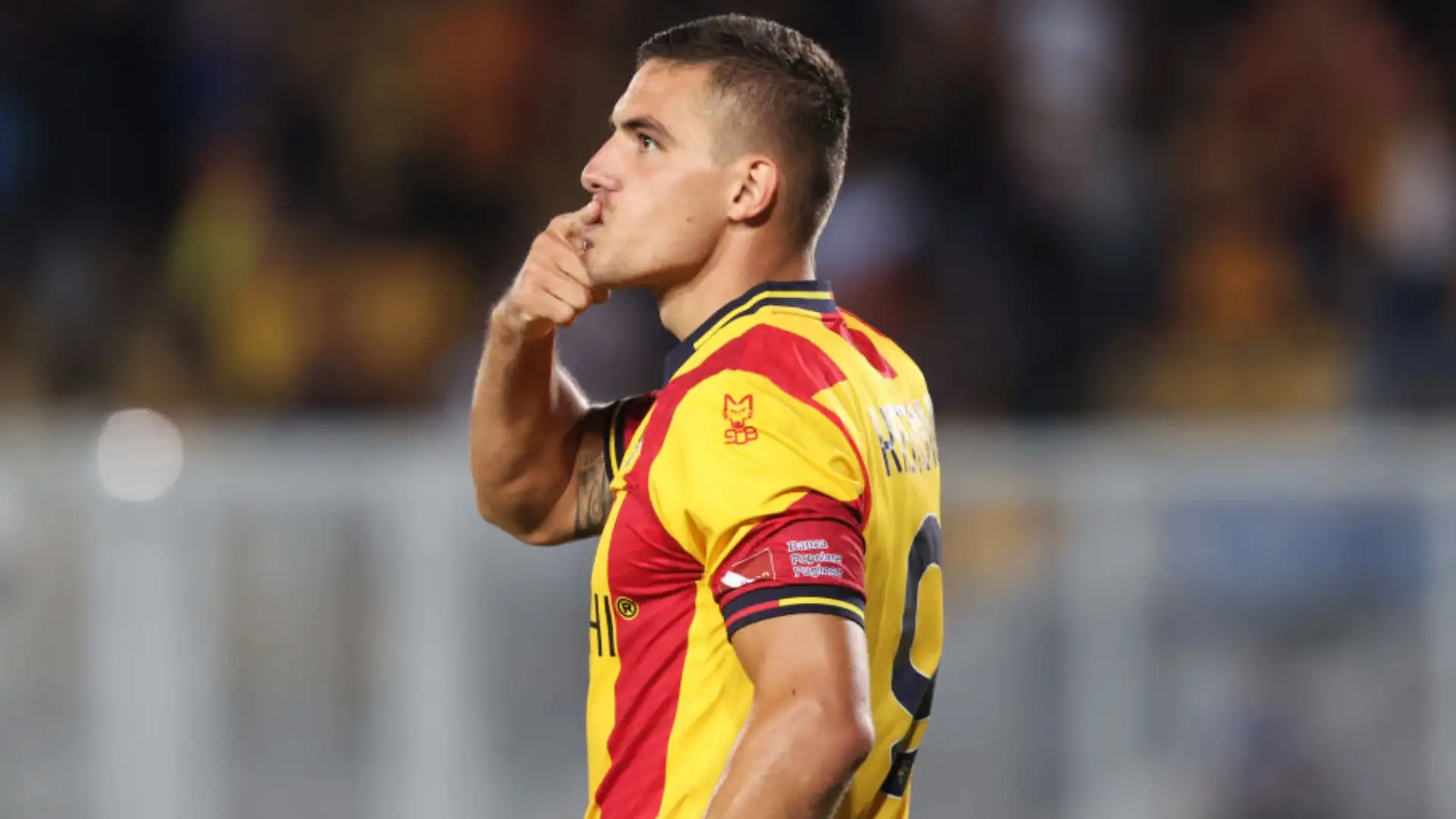 Accordo Lecce Leeds, ma Krstovic prende tempo: Roma in agguato Accordo Lecce Leeds, ma Krstovic prende tempo: Roma in agguato