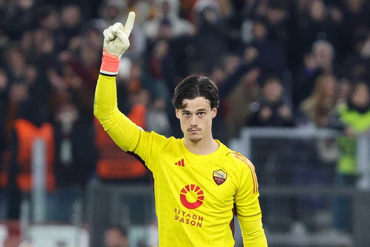 benvenuto lio mile lo striscione dei tifosi giallorossi per il figlio di svilar commuove trigoria
