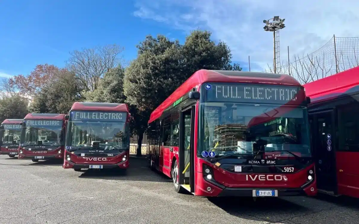 Sciopero dei trasporti a Roma, venerdì nero: bus, metro e treni a rischio per 24 ore Sciopero dei trasporti a Roma, venerdì nero: bus, metro e treni a rischio per 24 ore
