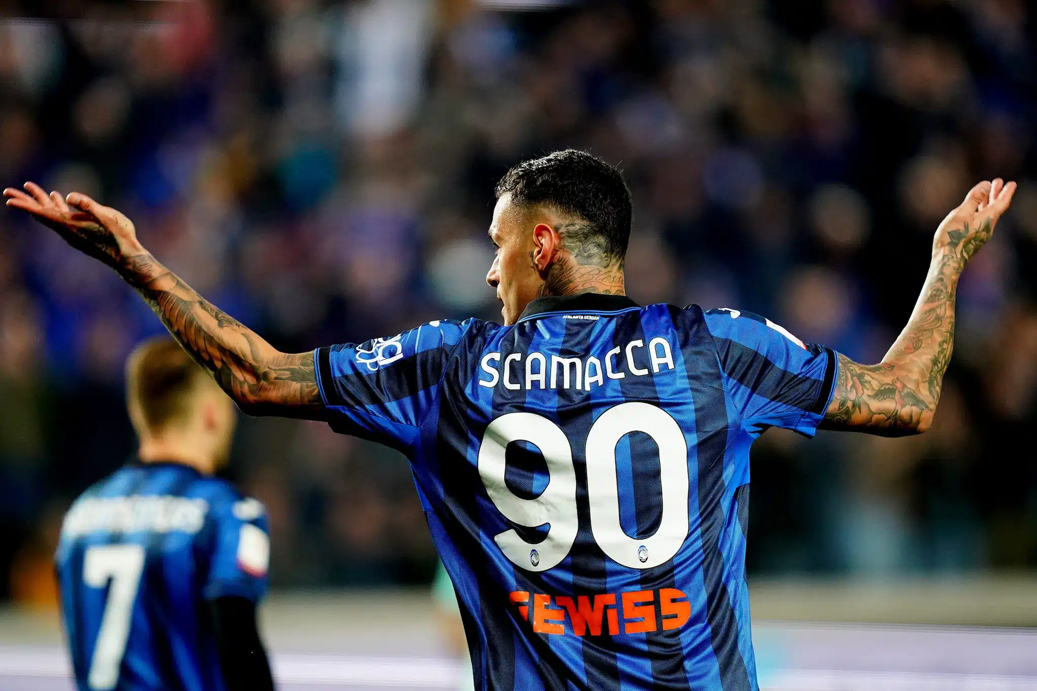 Calciomercato Roma, attacco da valutare: Abraham in bilico, spunta l’idea Scamacca Calciomercato Roma, attacco da valutare: Abraham in bilico, spunta l’idea Scamacca