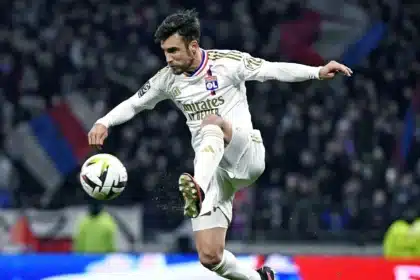 Tagliafico con la maglia del Lione