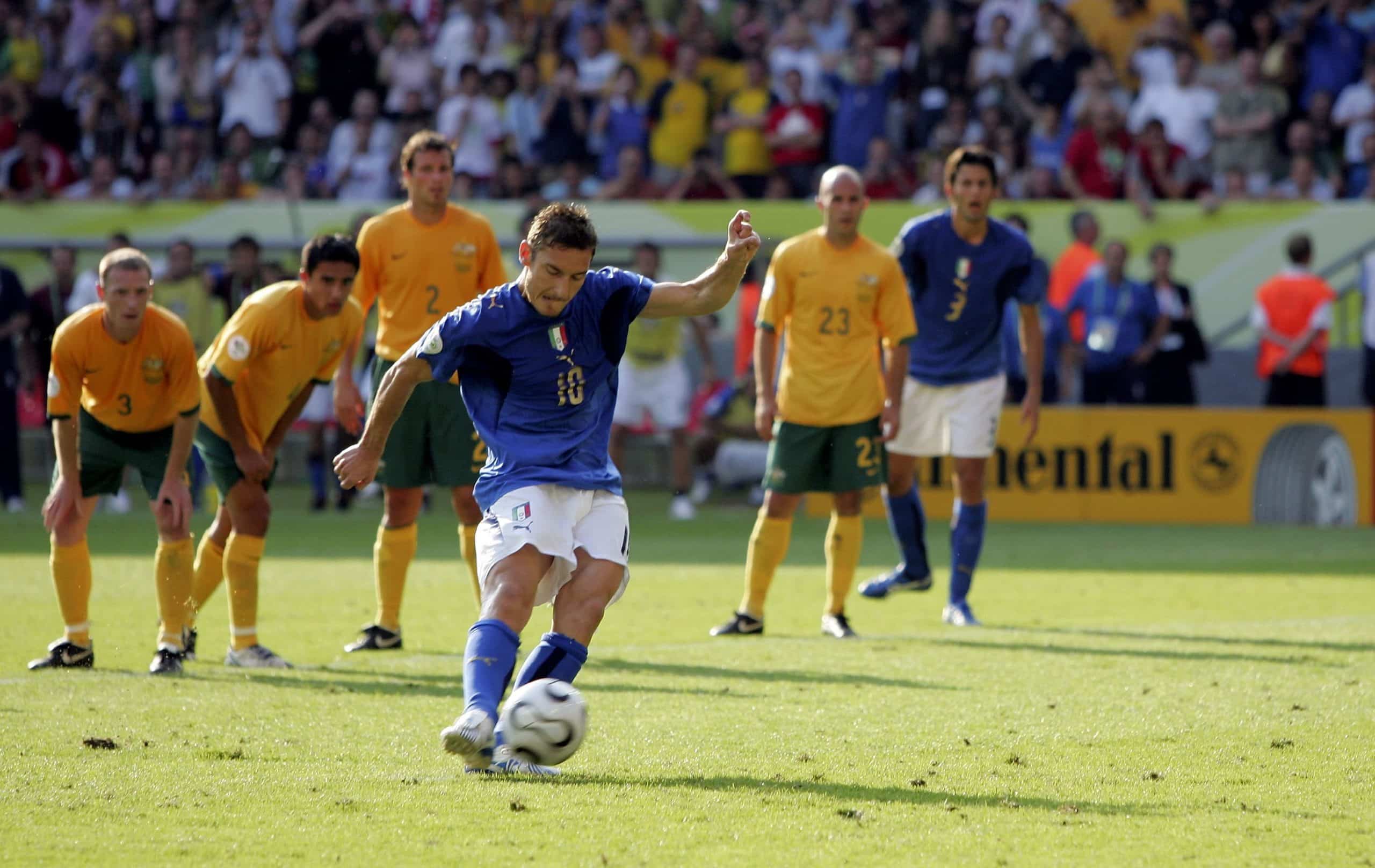 26 giugno 2006, il rigore di Totti contro l’Australia: il ricordo della Roma 26 giugno 2006, il rigore di Totti contro l’Australia: il ricordo della Roma