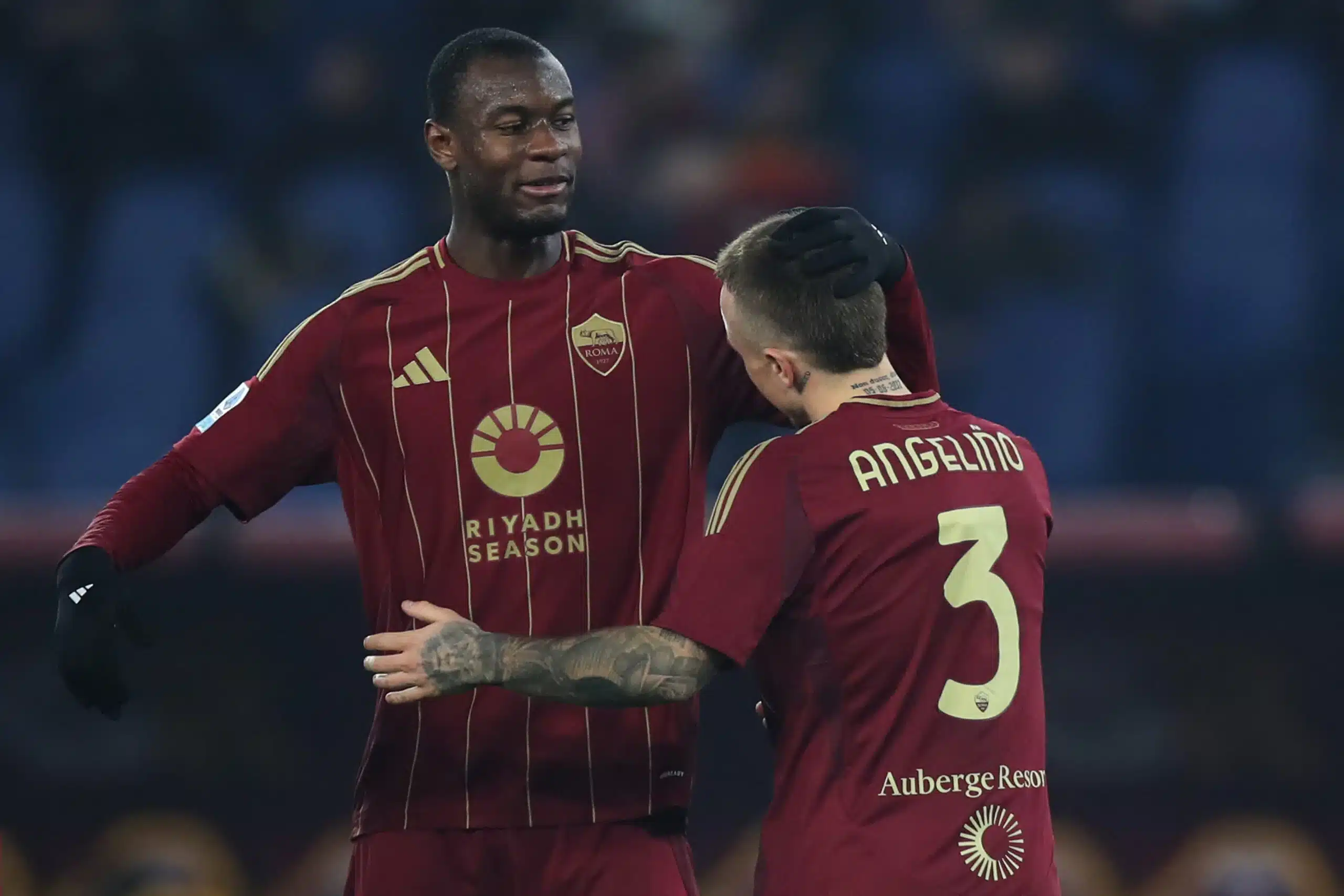 Calciomercato Roma, corsa contro il tempo: servono 13 milioni entro 48 ore, sacrificati Angelino o Ndicka? Calciomercato Roma, corsa contro il tempo: servono 13 milioni entro 48 ore, sacrificati Angelino o Ndicka?