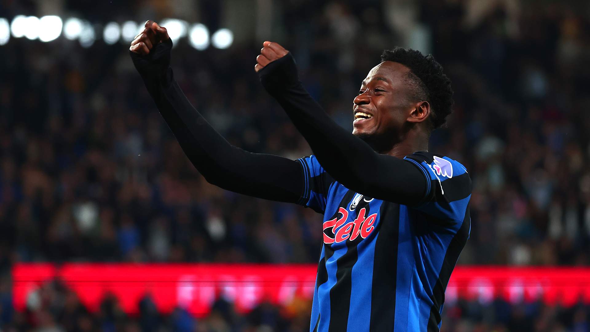 Ibrahim Sulemana con la maglia dell'Atalanta