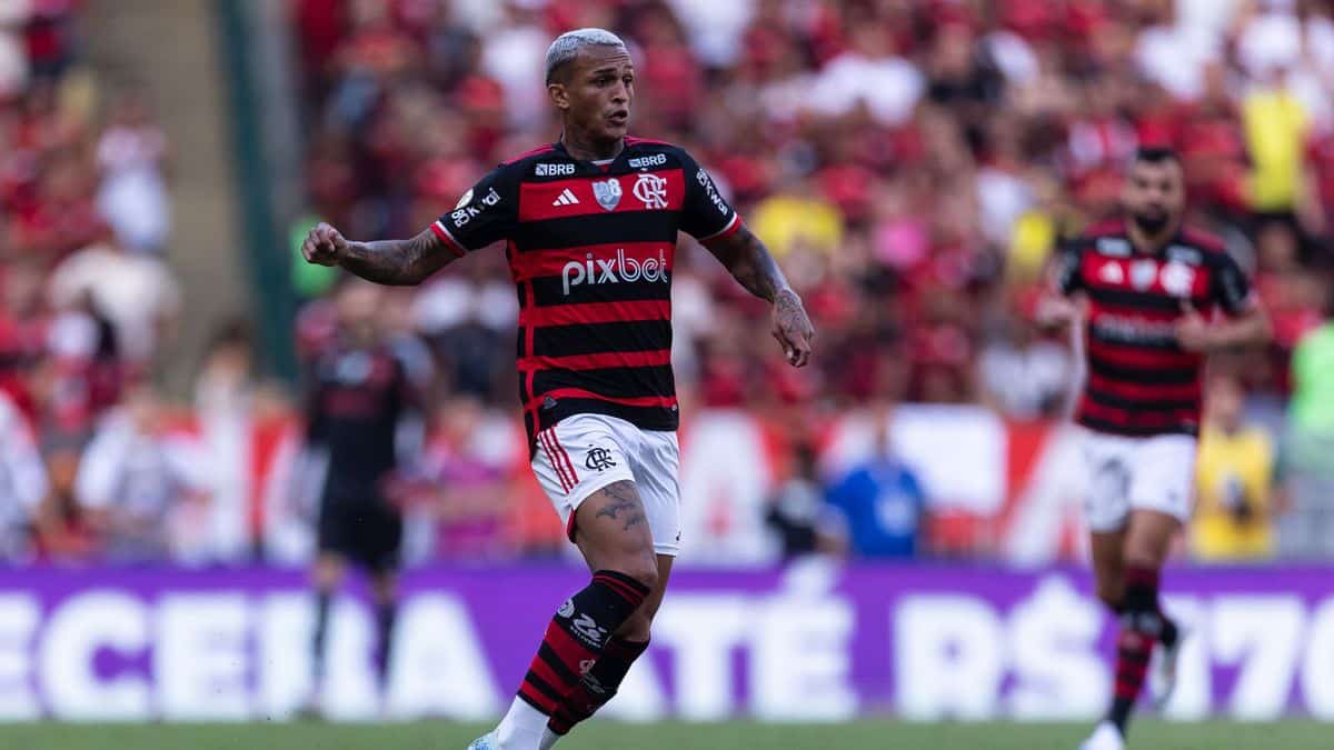 Wesley con la maglia del Flamengo