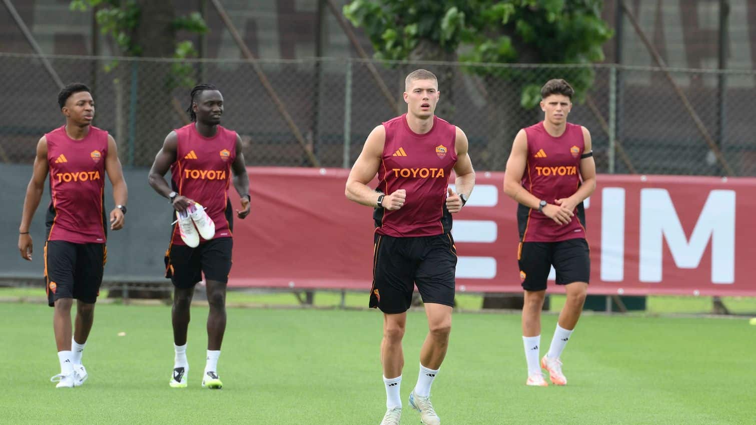 Dovbyk ha scelto la 9: vuole diventare il bomber della Roma di Gasperini Dovbyk ha scelto la 9: vuole diventare il bomber della Roma di Gasperini