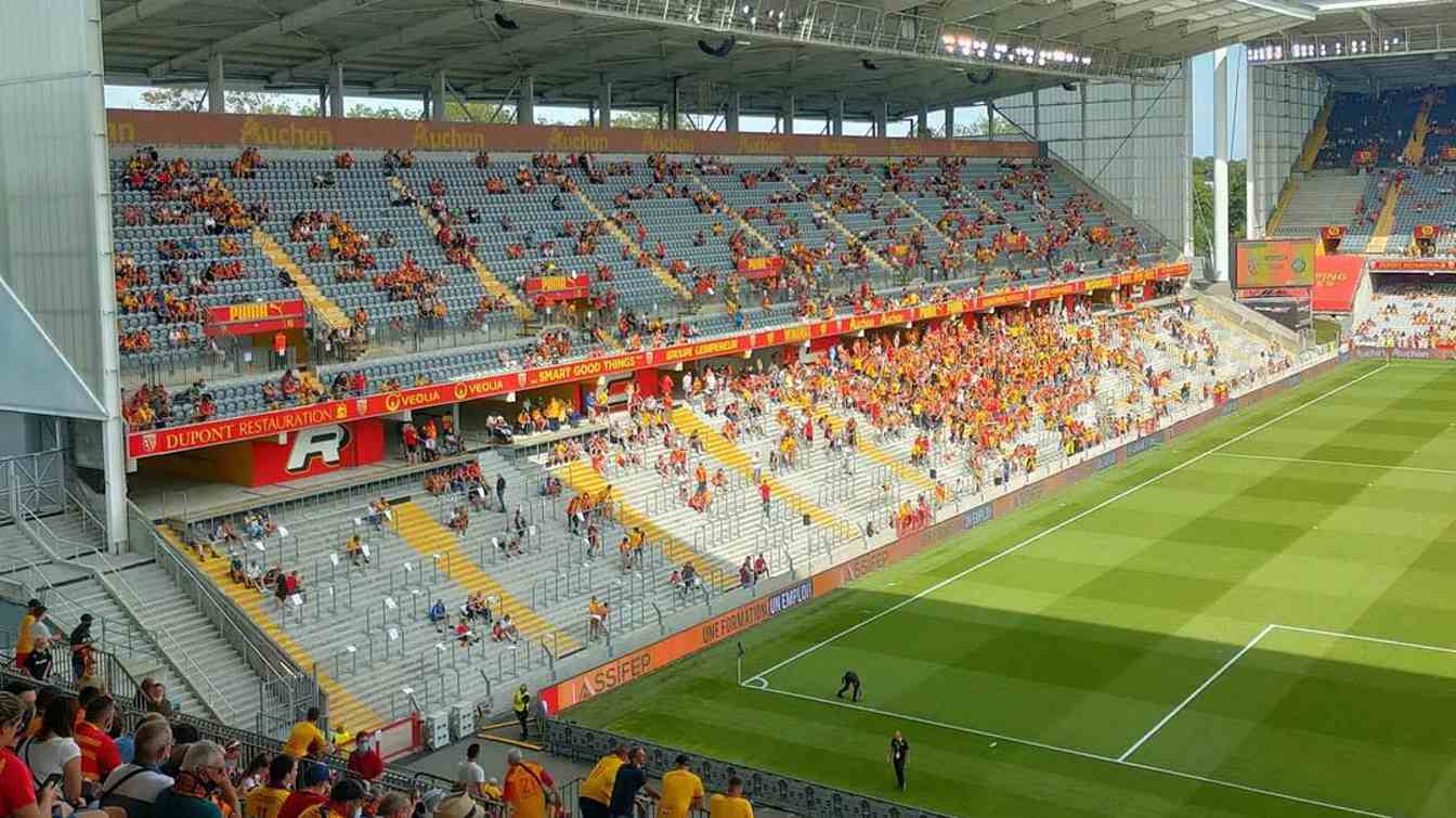 Tribune dello Stade Bollaert-Delelis durante una partita del Lens