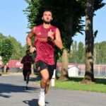 Bryan Cristante corre a Trigoria